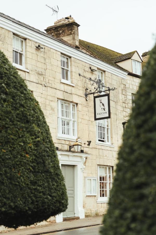 The Falcon Inn 4*