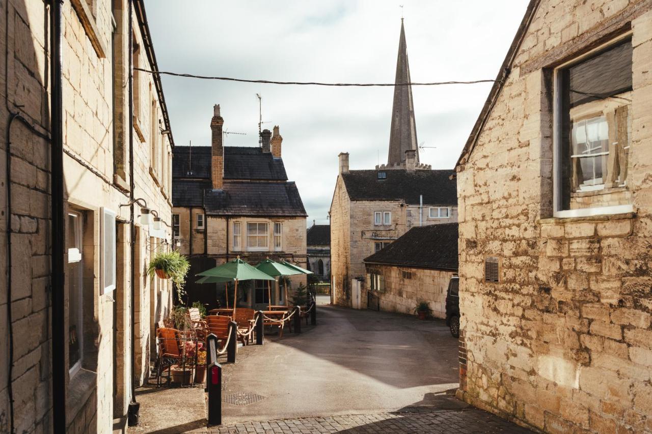 The Falcon Inn 4*
