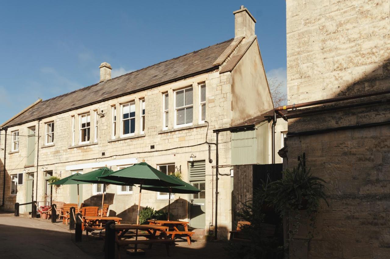 The Falcon Inn 4*