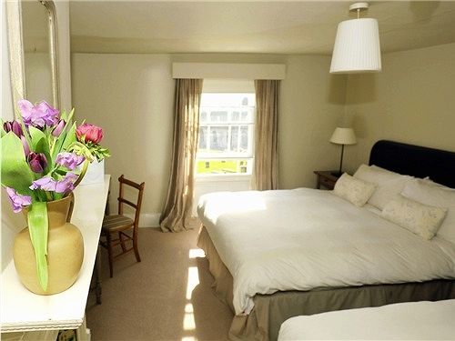 Inn The Falcon 4*