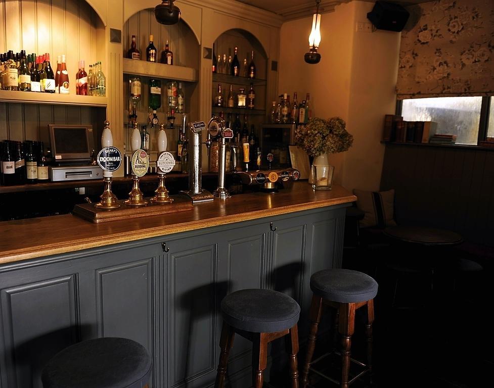 The Falcon Inn 4*